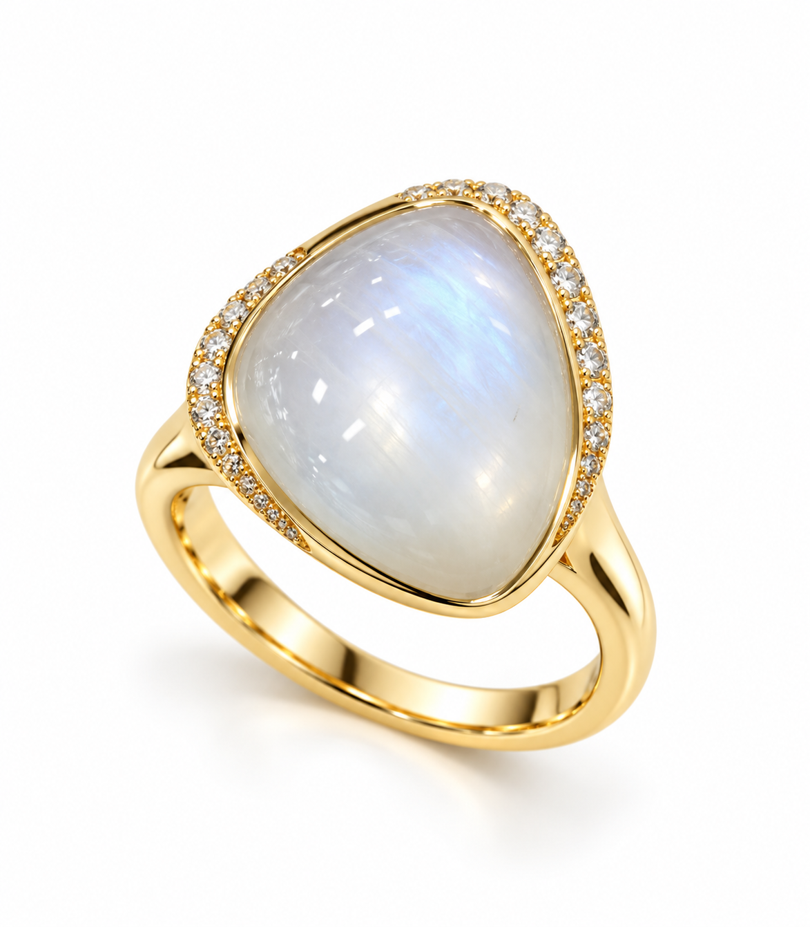 Gouden ring met maansteen en diamanten halo
